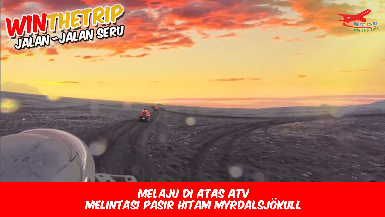 Melaju di atas ATV melintasi pasir hitam Myrdalsjökull